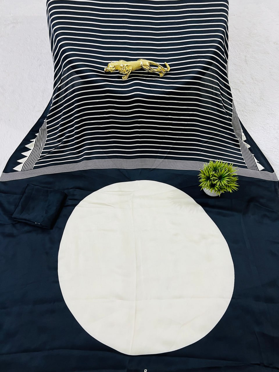 Black & White Saree with Bold White Circle Pallu – Modern Designer Look