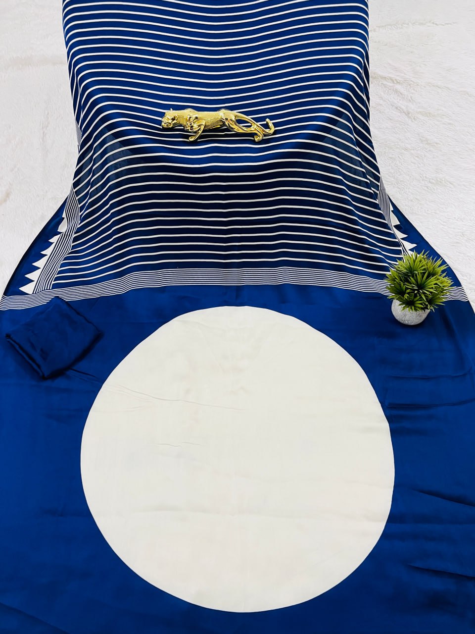 Blue & White Saree with Bold White Circle Pallu – Modern Designer Look