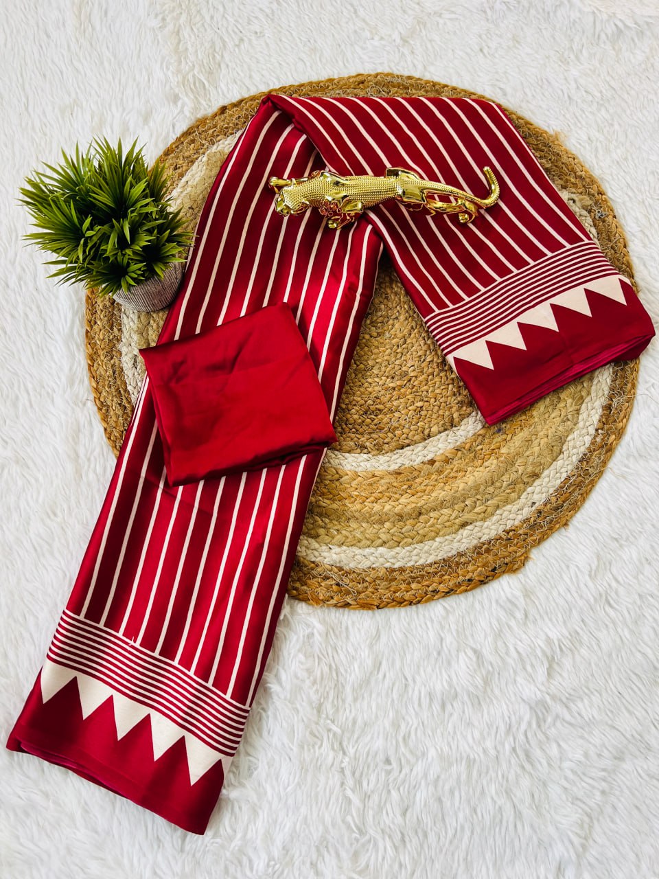 Maroon & White Saree with Bold White Circle Pallu – Modern Designer Look