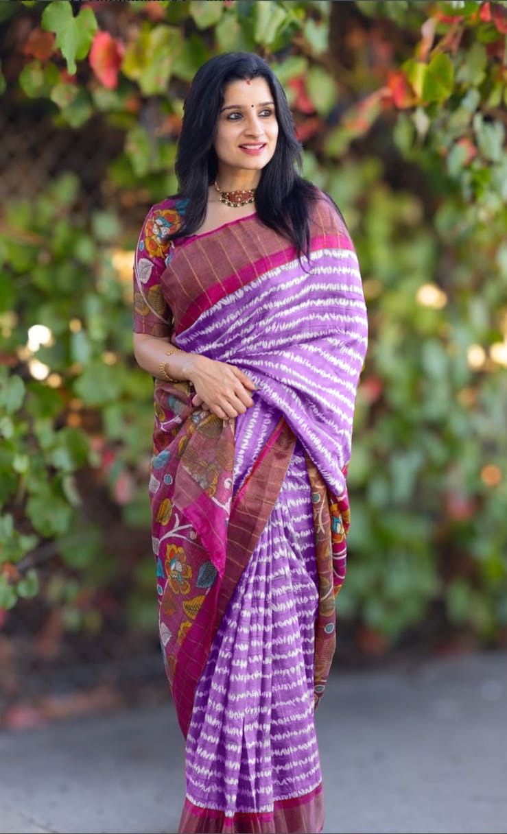 Graceful Orange Linen Digital Print Saree with Ikat Design