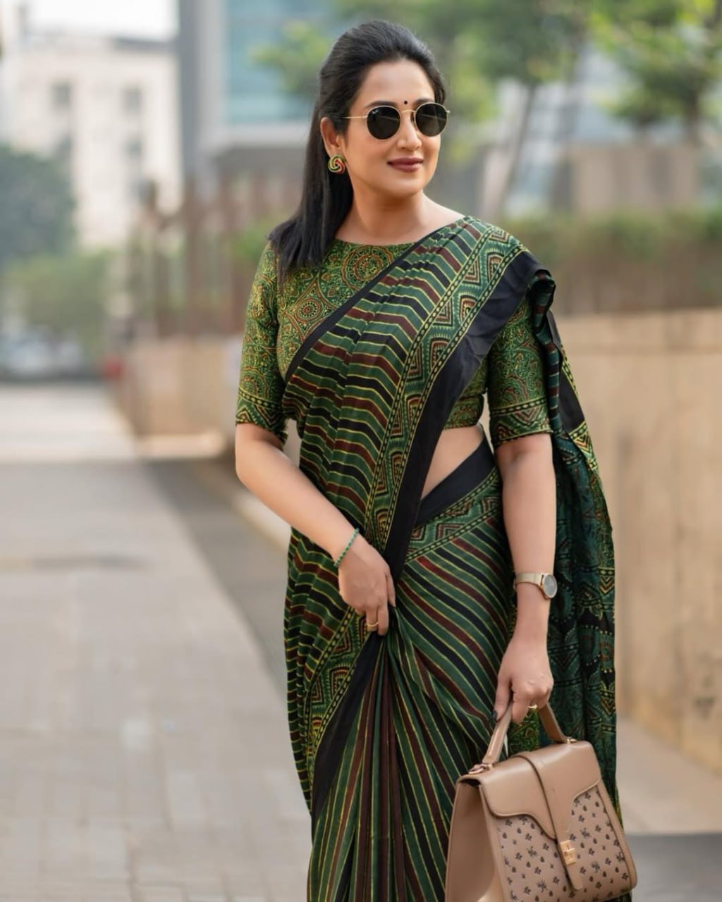 Designer Stripe Green & Maroon Pattern Semi Gajji Party & Casual Wear Saree