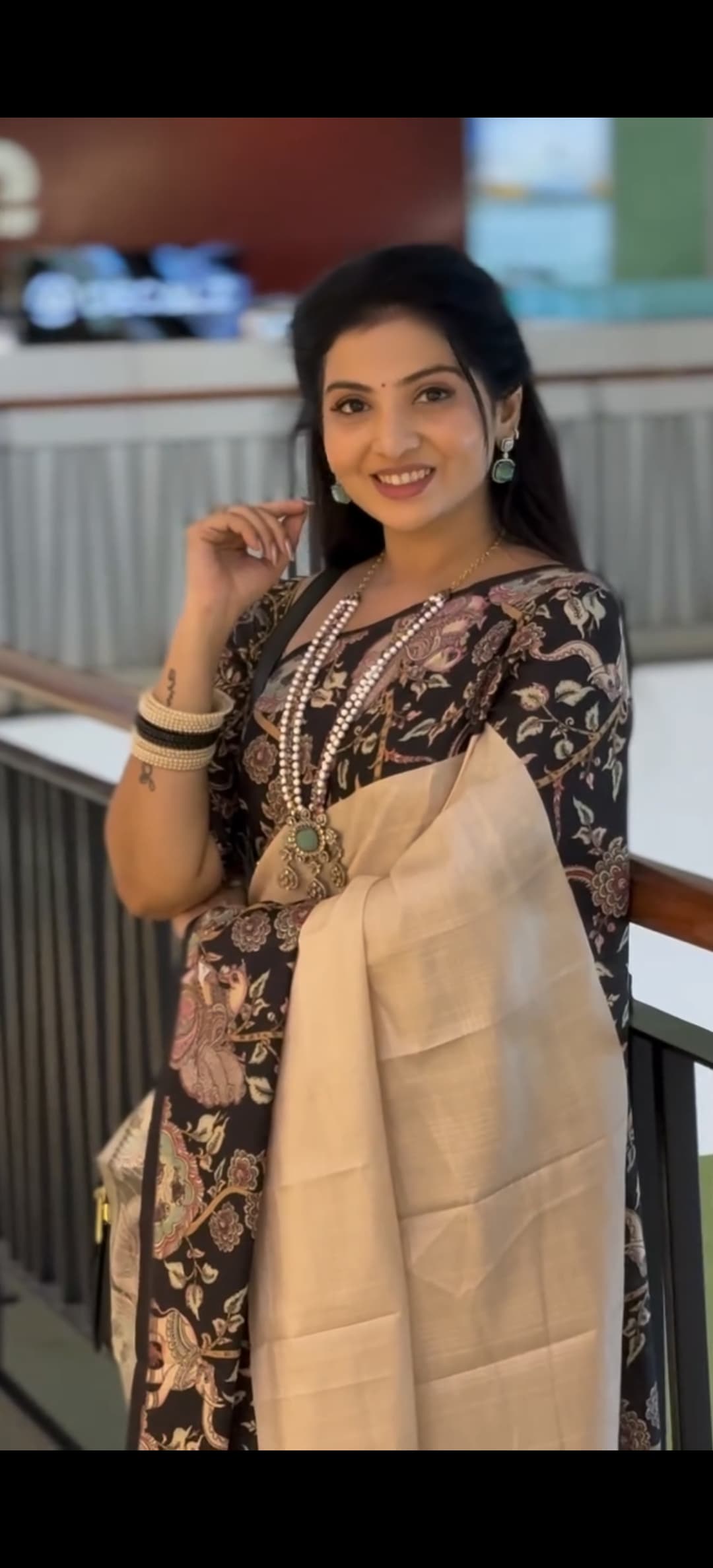 Premium Handloom Tussar Silk Saree with Vibrant Floral Design