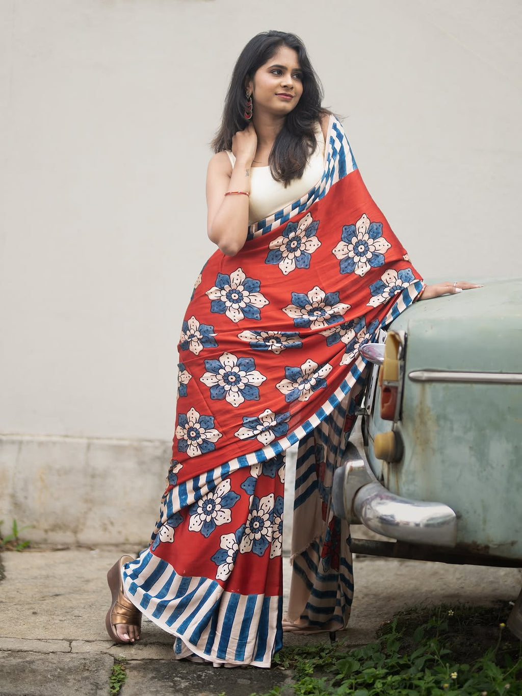 Trendy Digital Print Soft Silk Saree with Floral & Striped Design