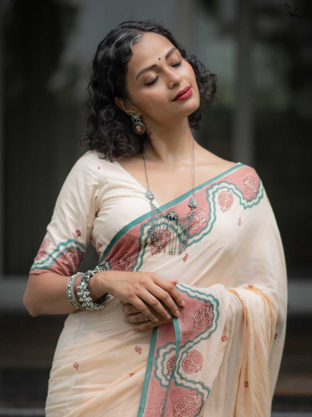Elegant Linen Digital Print Saree in Pastel Beige