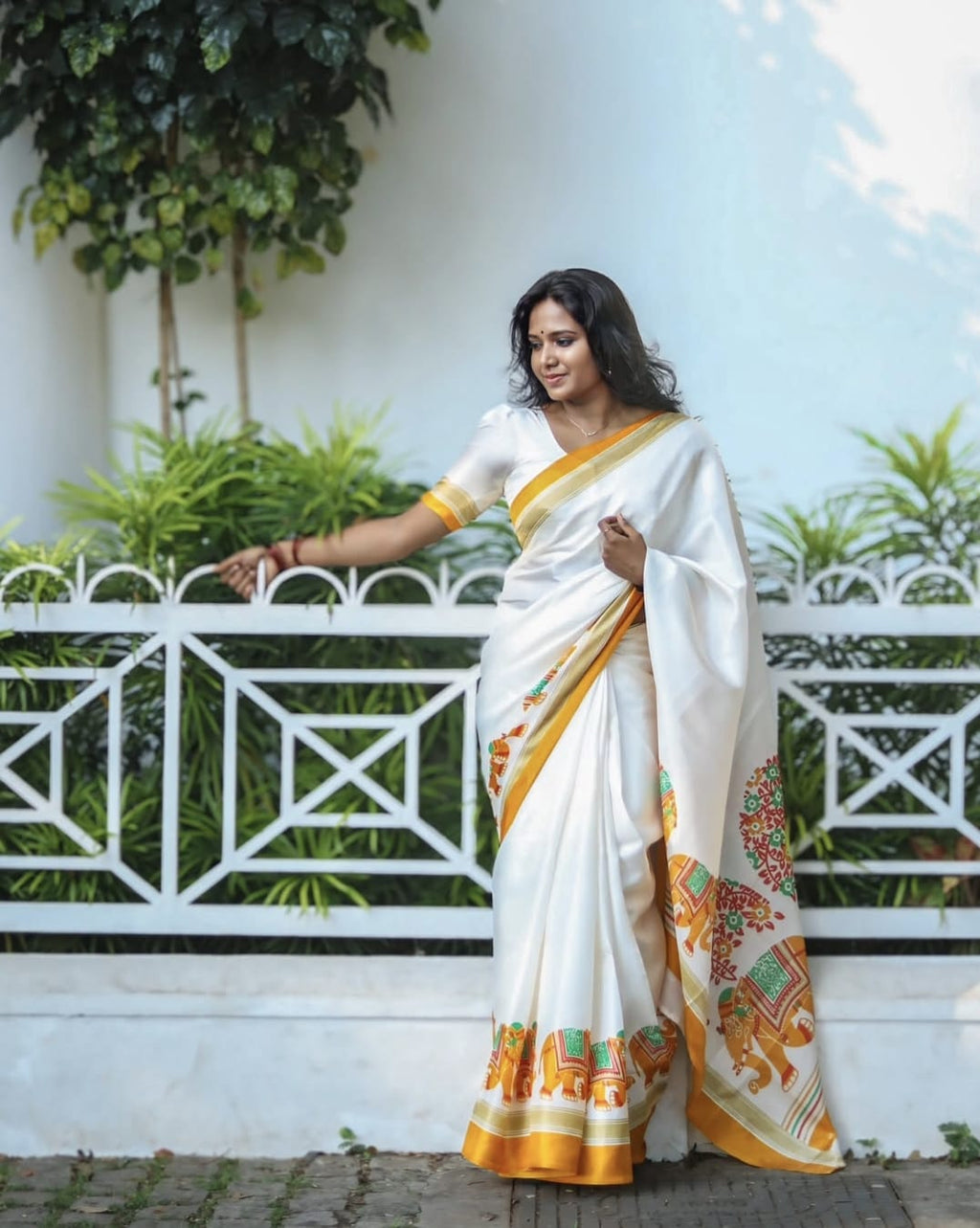 Elegant White & Mustard Linen Saree with Kerala-Style Border