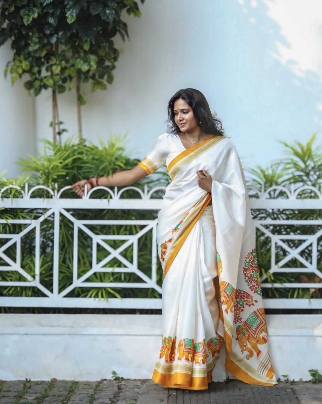 Elegant White & Mustard Linen Saree with Kerala-Style Border
