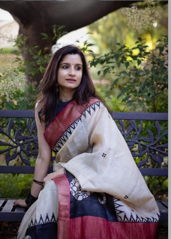 Beige Linen Saree with Contrasting Black & Brick-Red Border
