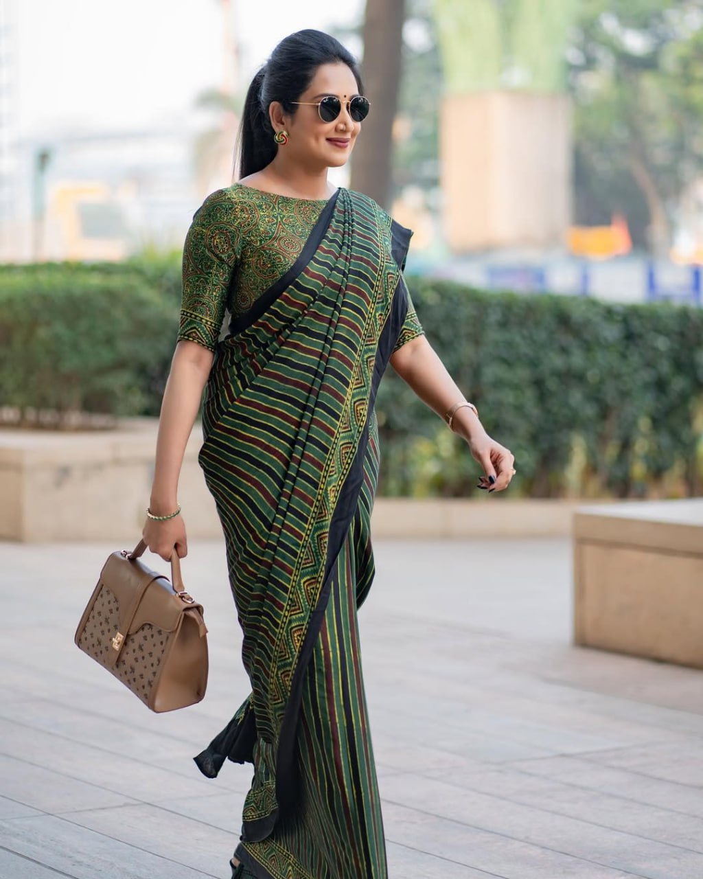 Designer Stripe Green & Maroon Pattern Semi Gajji Party & Casual Wear Saree